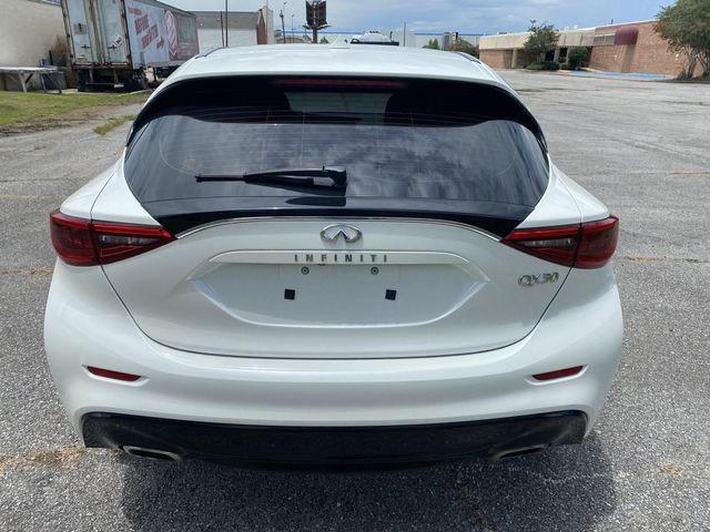  INFINITI QX30 2017 Белый