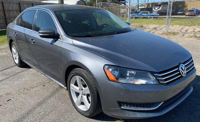 Седаны VOLKSWAGEN PASSAT 2013 grey