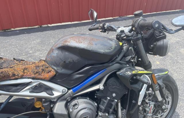 2022 TRIUMPH MOTORCYCLE STREET TRI SMTA554S3NTAW4493