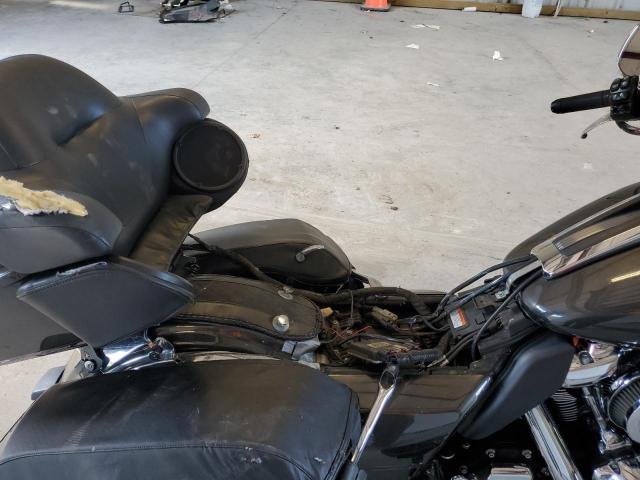 2019 HARLEY-DAVIDSON FLHTK - 1HD1KEF18KB616451