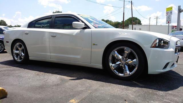 Седаны DODGE CHARGER 2012 Белый