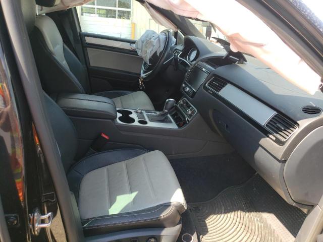 2017 VOLKSWAGEN TOUAREG WO WVGRF7BP5HD001783