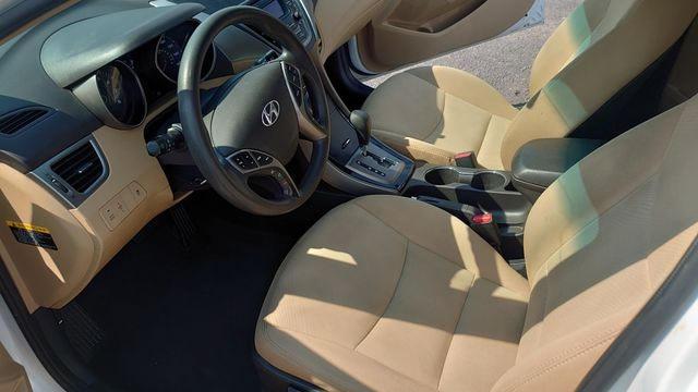 Седаны HYUNDAI ELANTRA 2013 Белый