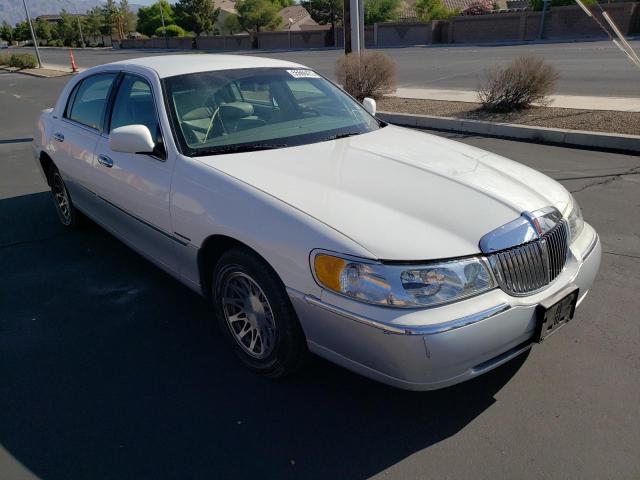 2002 Lincoln Town Car Signature