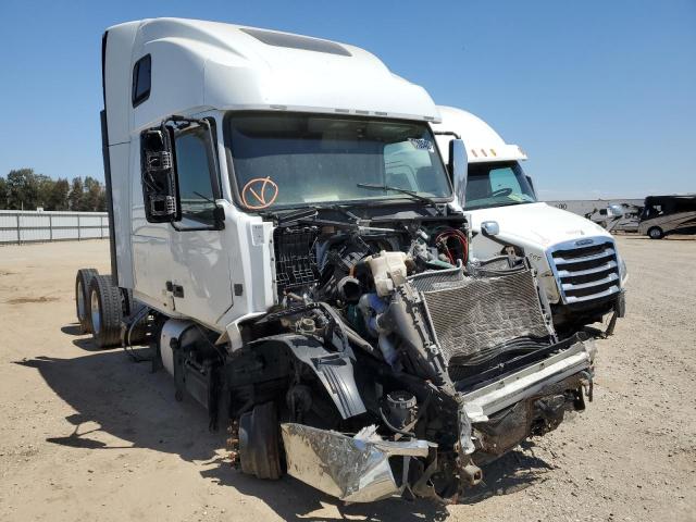 Salvage cars for sale from Copart Fresno, CA: 2017 Volvo VN VNL