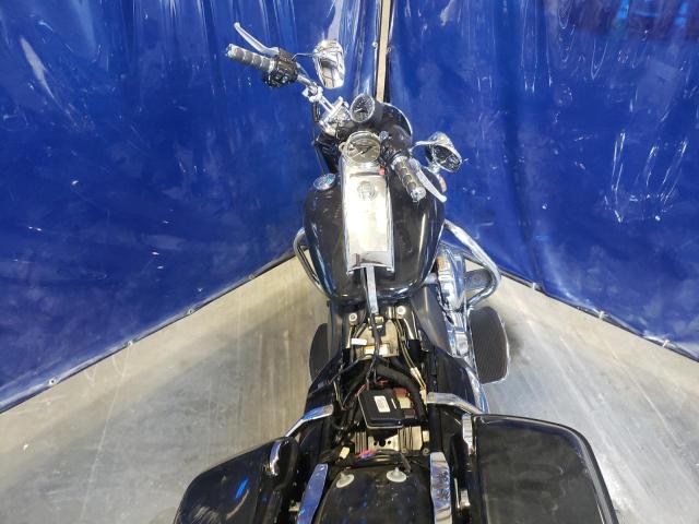 2015 HARLEY-DAVIDSON FLH 1HD1FHM18FB611829