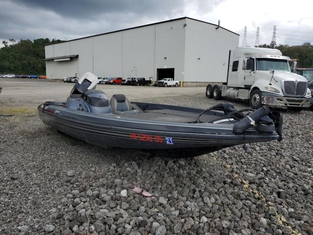 Salvage boats for sale at West Mifflin, PA auction: 2014 Skeeter Boat