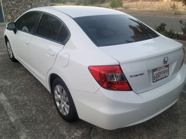 Седаны HONDA CIVIC 2012 premi