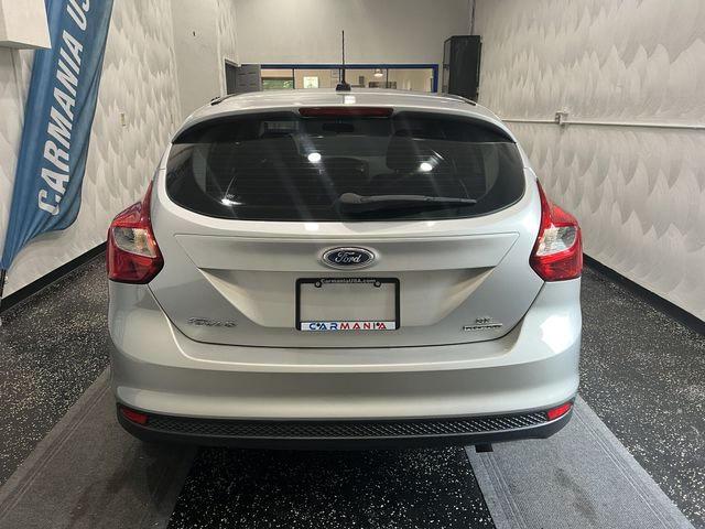 Хэтчбеки FORD FOCUS 2014 Серебристый