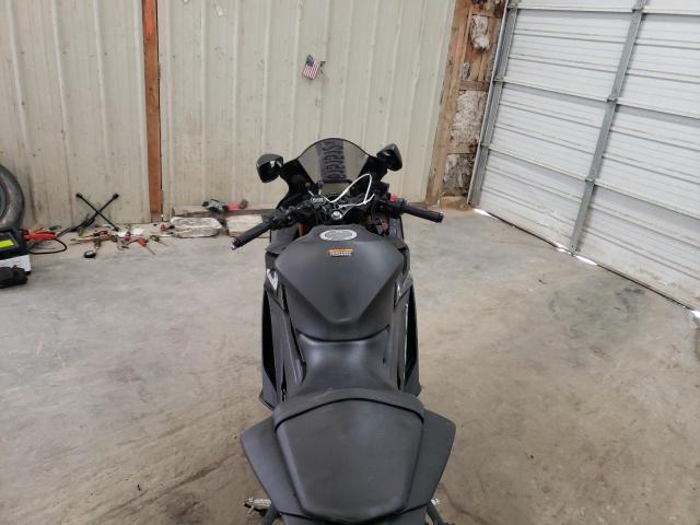 2019 YAMAHA YZFR3 MH3RH17Y8KK001763