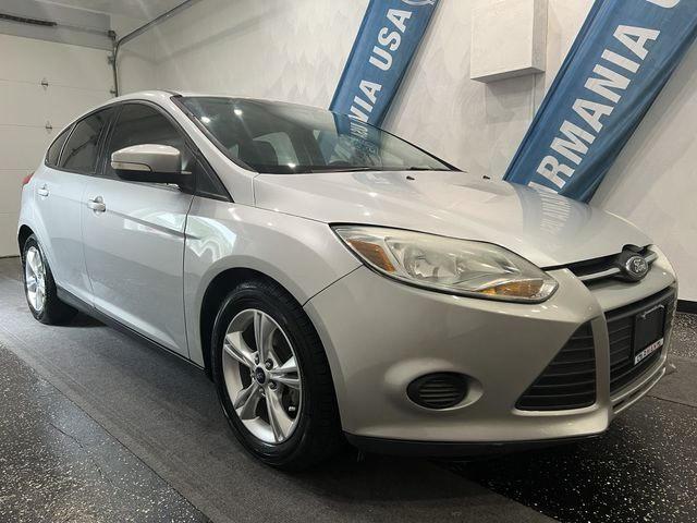 Хэтчбеки FORD FOCUS 2014 Серебристый