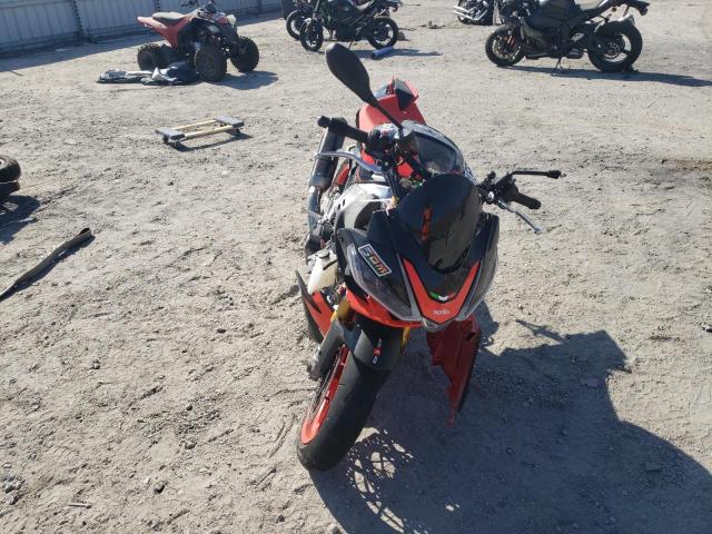 2022 APRILIA TUONO V4 F ZD4KZUB0XNS000283