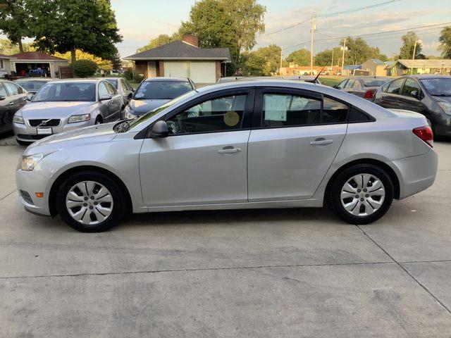 Седани CHEVROLET CRUZE 2013 Сріблястий