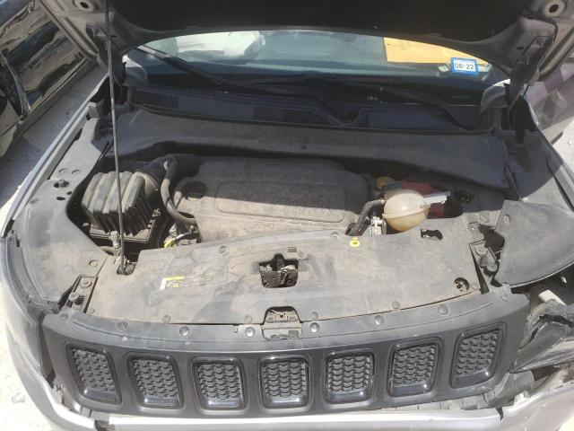 3C4NJCBB5KT832961 Jeep Compass Latitude