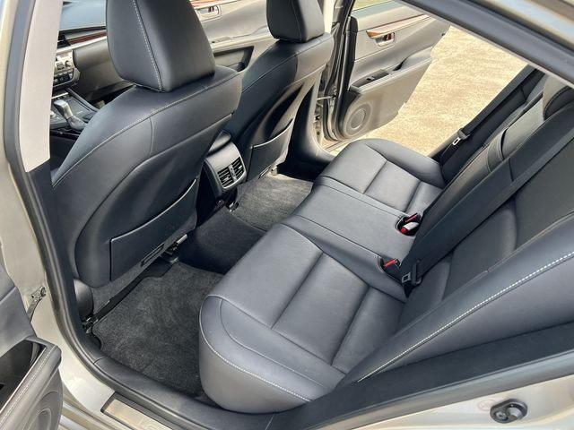 Седани LEXUS ES350 2016 Золотий