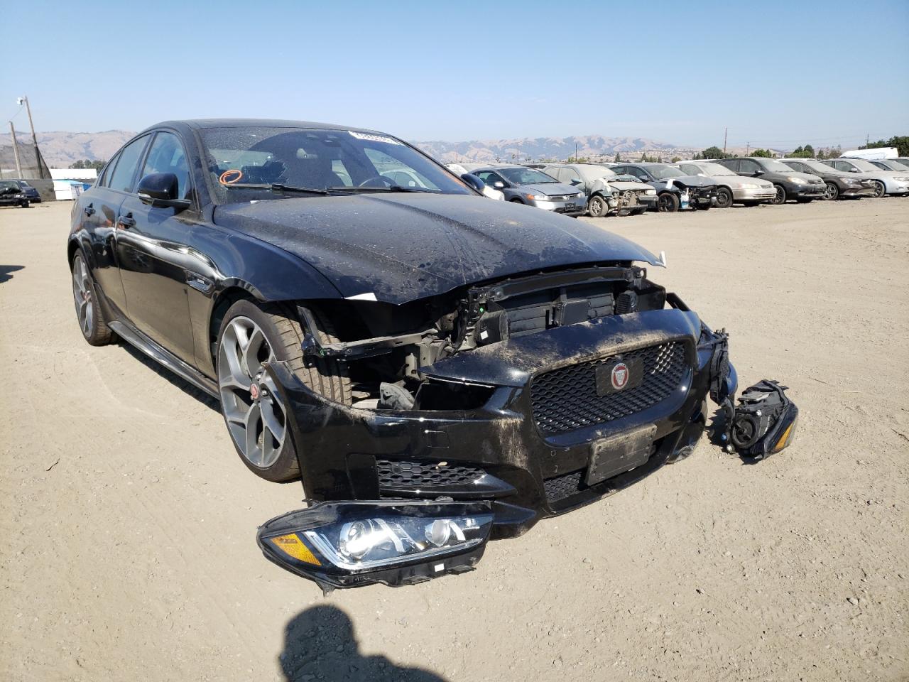 SAJAF4BV3HA961525 JAGUAR XE R - SPO 2017