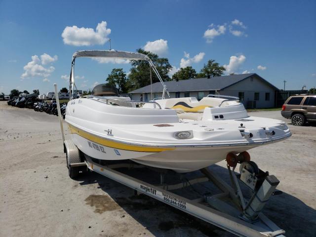 Salvage boats for sale at Sikeston, MO auction: 2003 Starcraft Boat