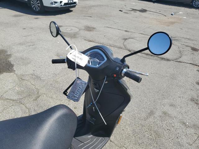 2020 PIAGGIO SCOOTER ZAPM898G9L7001786