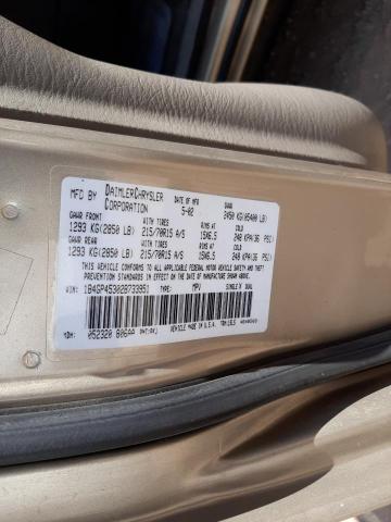 2002 Dodge Caravan Sport VIN: 1B4GP45302B733951 Lot: 62652153