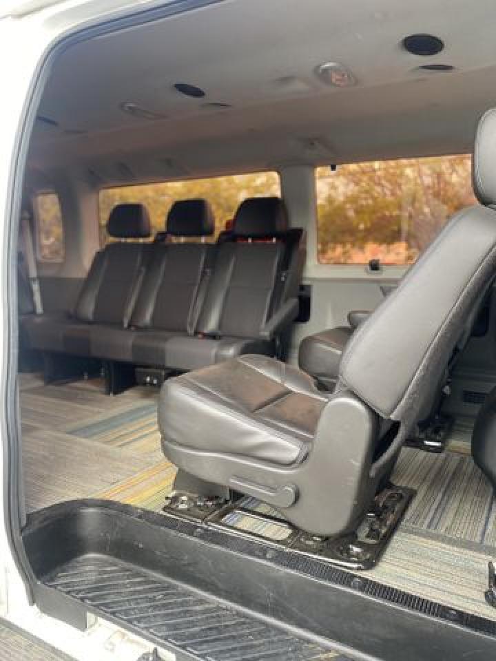 2009 Ford Econoline E350 Super Duty Wagon VIN: 1FBSS31L69DA71985 Lot: 56739612