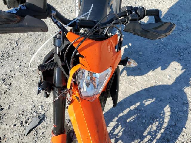 2022 KTM 690 SMC R VBKLSV402NM735883