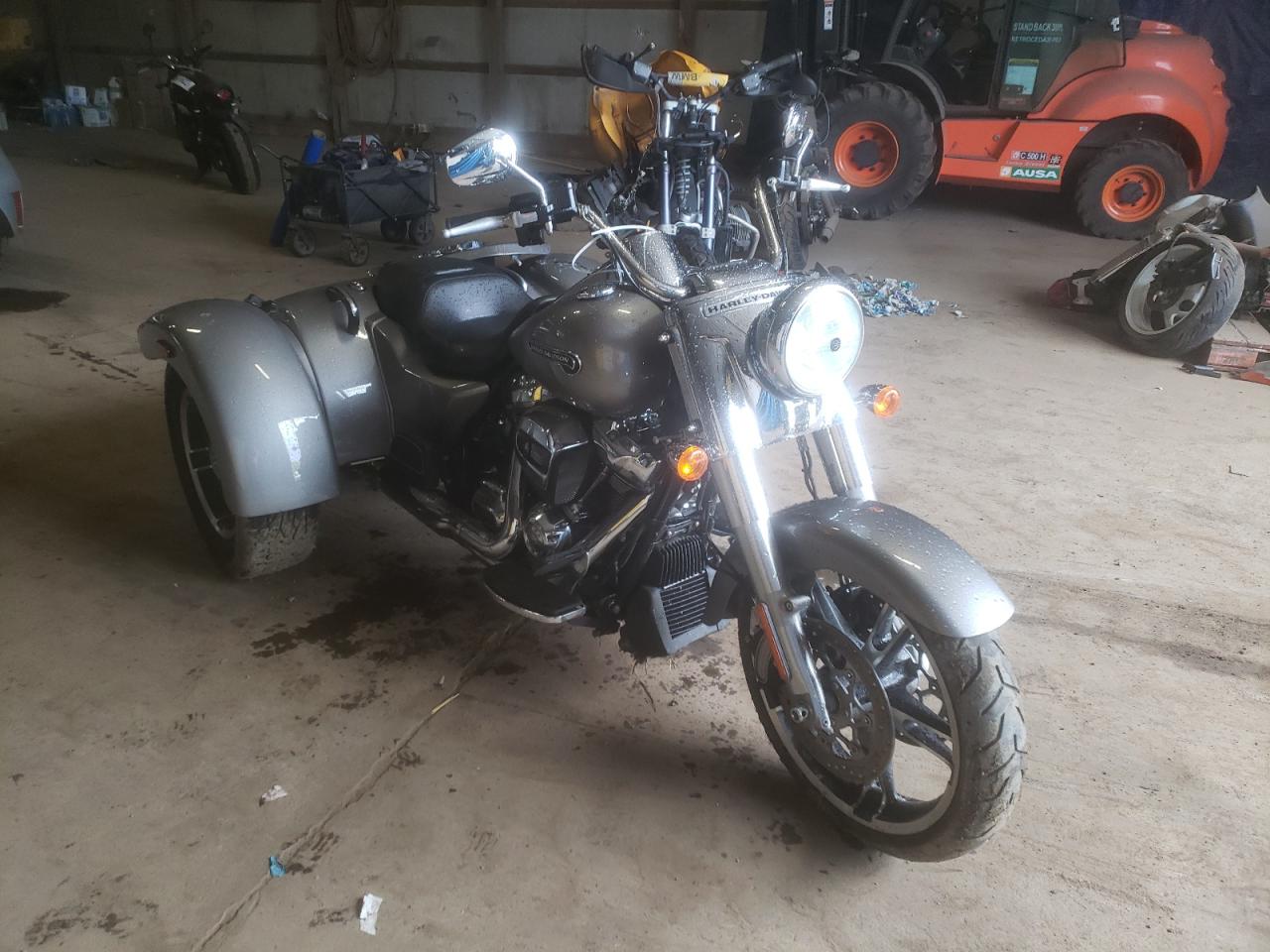 1HD1MCC19HB851243 HARLEY-DAVIDSON FLRT FREE 2017