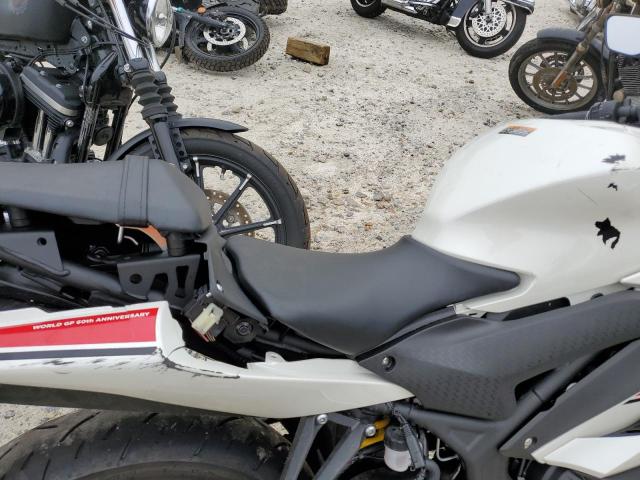 2022 YAMAHA YZFR3 A MH3RH18YXNK008992