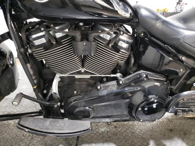 2019 HARLEY-DAVIDSON FLHC 1HD1YAJ19KC011153