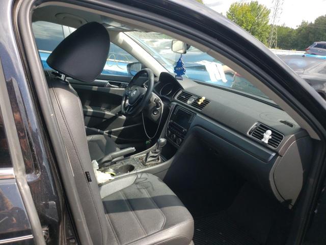 2017 VOLKSWAGEN PASSAT R-L - 1VWDT7A39HC054690