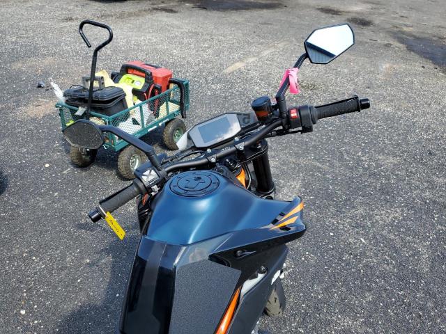 2022 KTM 890 DUKE R VBKTU9403NM830423