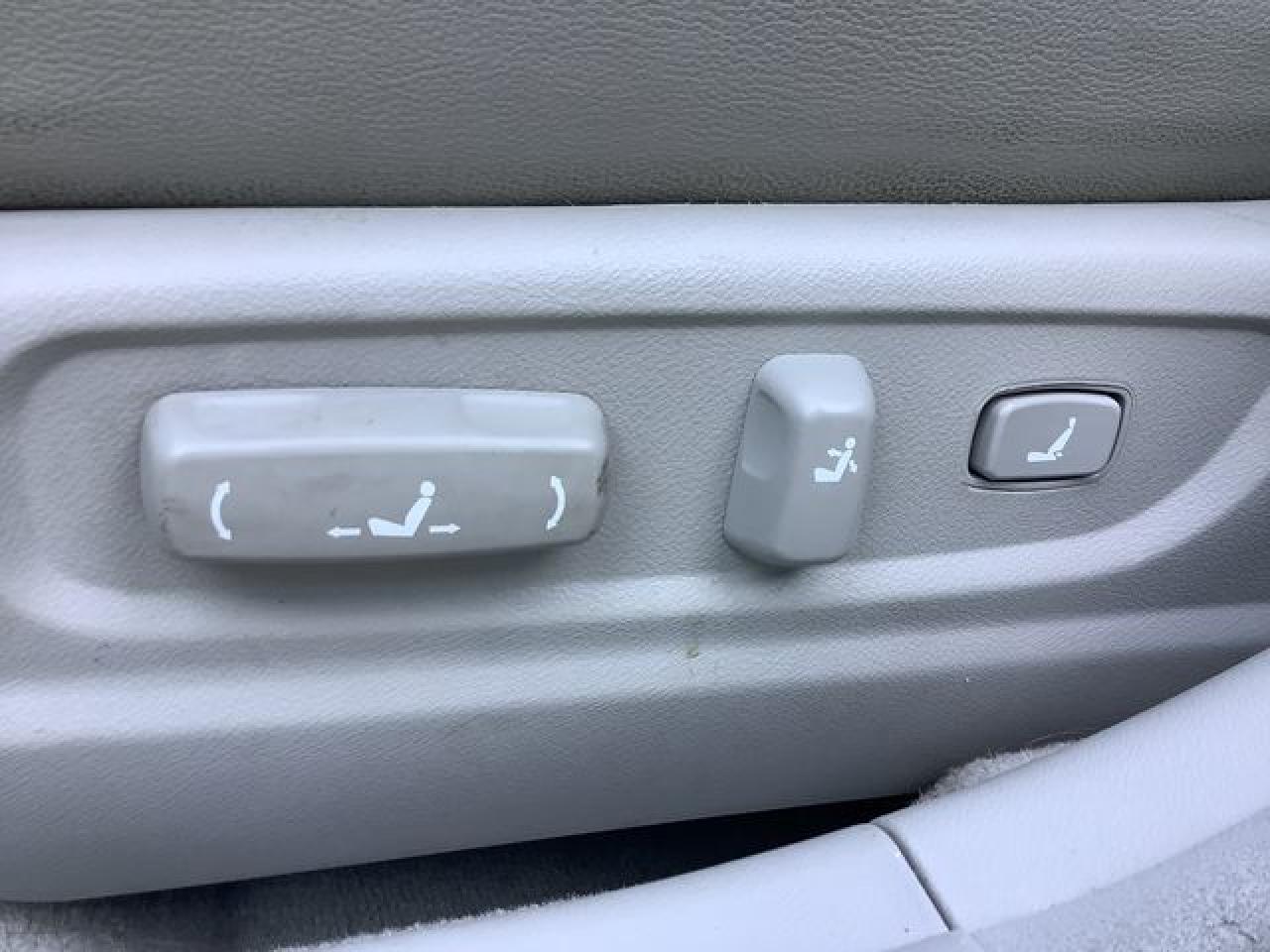 2006 Hyundai Azera Se VIN: KMHFC46F36A102766 Lot: 57242072