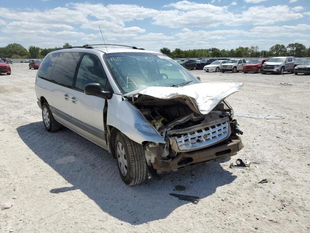 Salvage cars for sale from Copart Wichita, KS: 2000 Chrysler Voyager