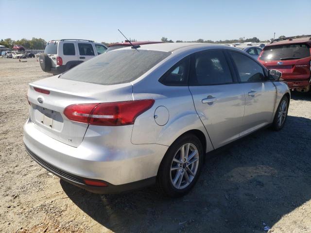 1FADP3F28HL300375 Ford FOCUS SE