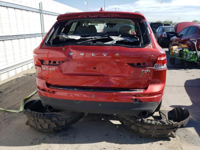 2018 VOLVO XC60 T5 LYV102RK3JB100814