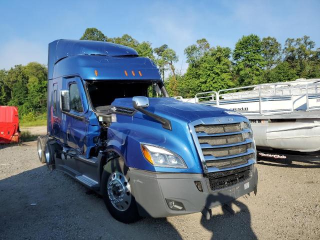 Salvage cars for sale from Copart Ellwood City, PA: 2022 Freightliner Cascadia 1