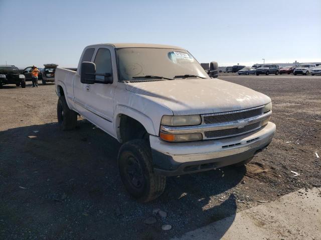Salvage cars for sale from Copart San Diego, CA: 2000 Chevrolet SILV2500 2