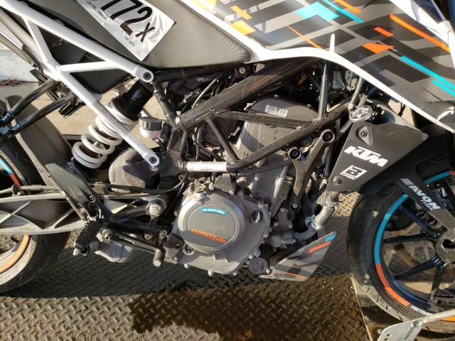 2021 KTM 390 DUKE MD2JPJ40XMC246911