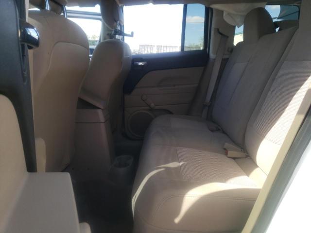 1C4NJRBB6GD657877 Jeep Patriot Sport