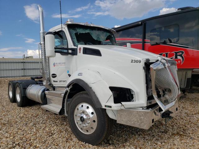 Salvage cars for sale from Copart Grand Prairie, TX: 2023 Kenworth Construction T880