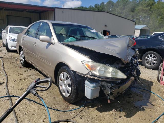Salvage cars for sale from Copart Seaford, DE: 2003 Toyota 1 TON Truc