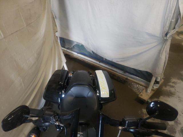 2018 HARLEY-DAVIDSON FLHRXS 1HD1KVC19JB622391