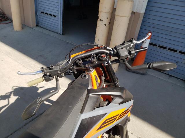 2022 KTM 690 SMC R VBKLSV400NM736062