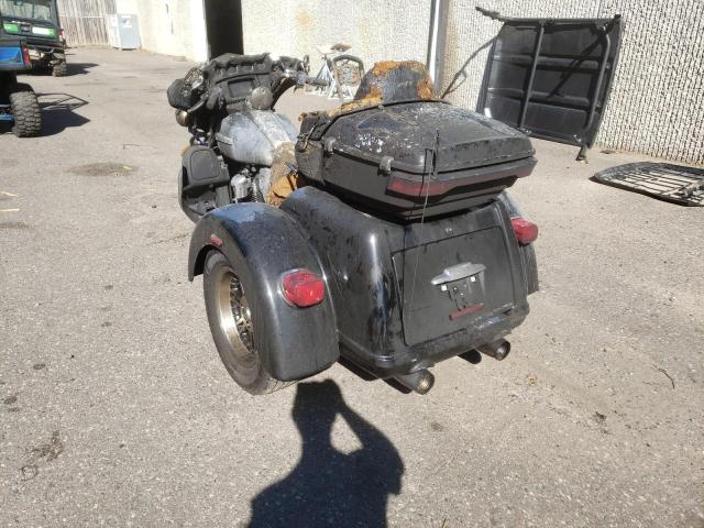 2021 HARLEY-DAVIDSON FLHTCUTG 1HD1MAF15MB854702