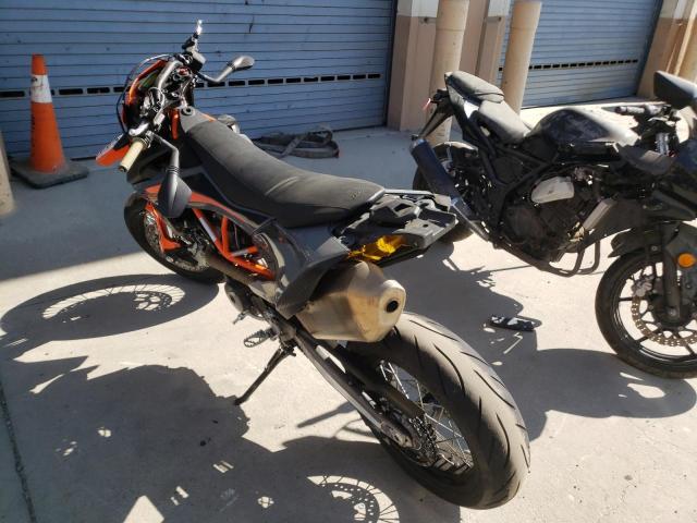 2022 KTM 690 SMC R VBKLSV400NM736062