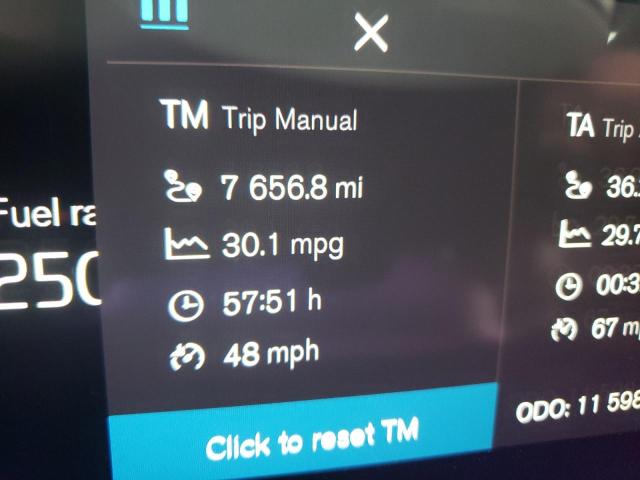 2022 VOLVO XC60 B5 MO YV4L12RK8N1982319