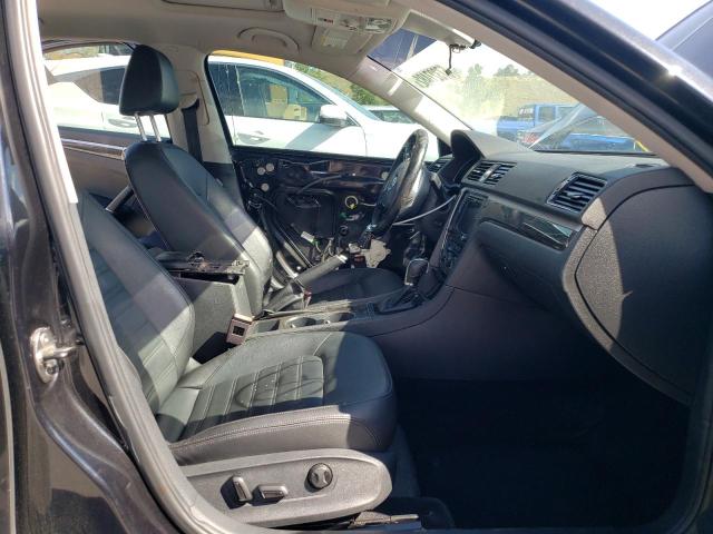 2017 VOLKSWAGEN PASSAT SEL - 1VWCT7A32HC086215