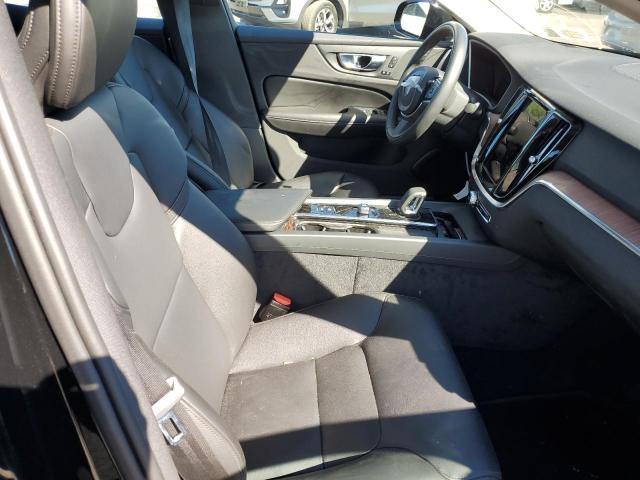 2022 VOLVO S60 B5 MOM 7JRL12TZ4NG157885