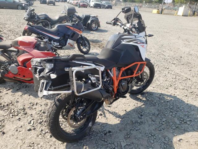 2018 KTM 1090 ADVEN - VBKV49406JM996552