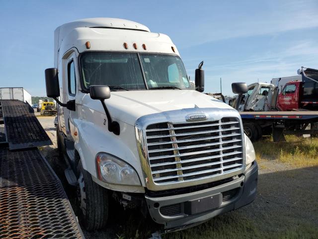 Salvage cars for sale from Copart Cahokia Heights, IL: 2016 Freightliner Cascadia 125