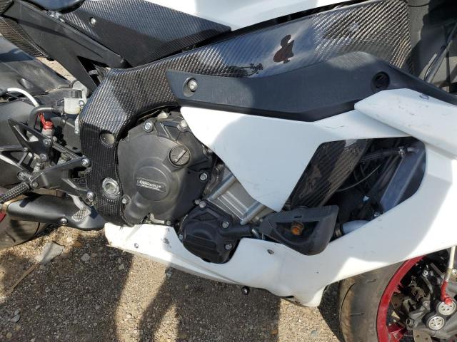 2016 YAMAHA YZFR1S JYARN42E6GA000013